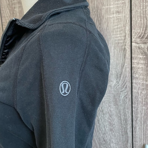 LULULEMON Charcoal Grey Zip up Jacket w/accordion elbows & logo shoulder. - Picture 3 of 12